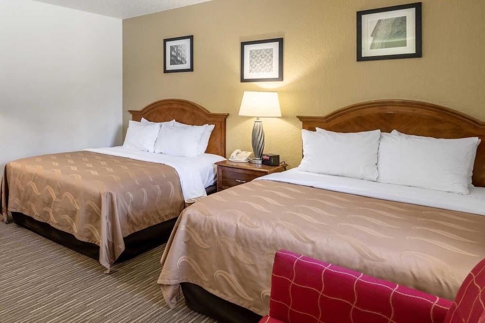 Quality Inn Keystone Near Mount Rushmore Buitenkant foto