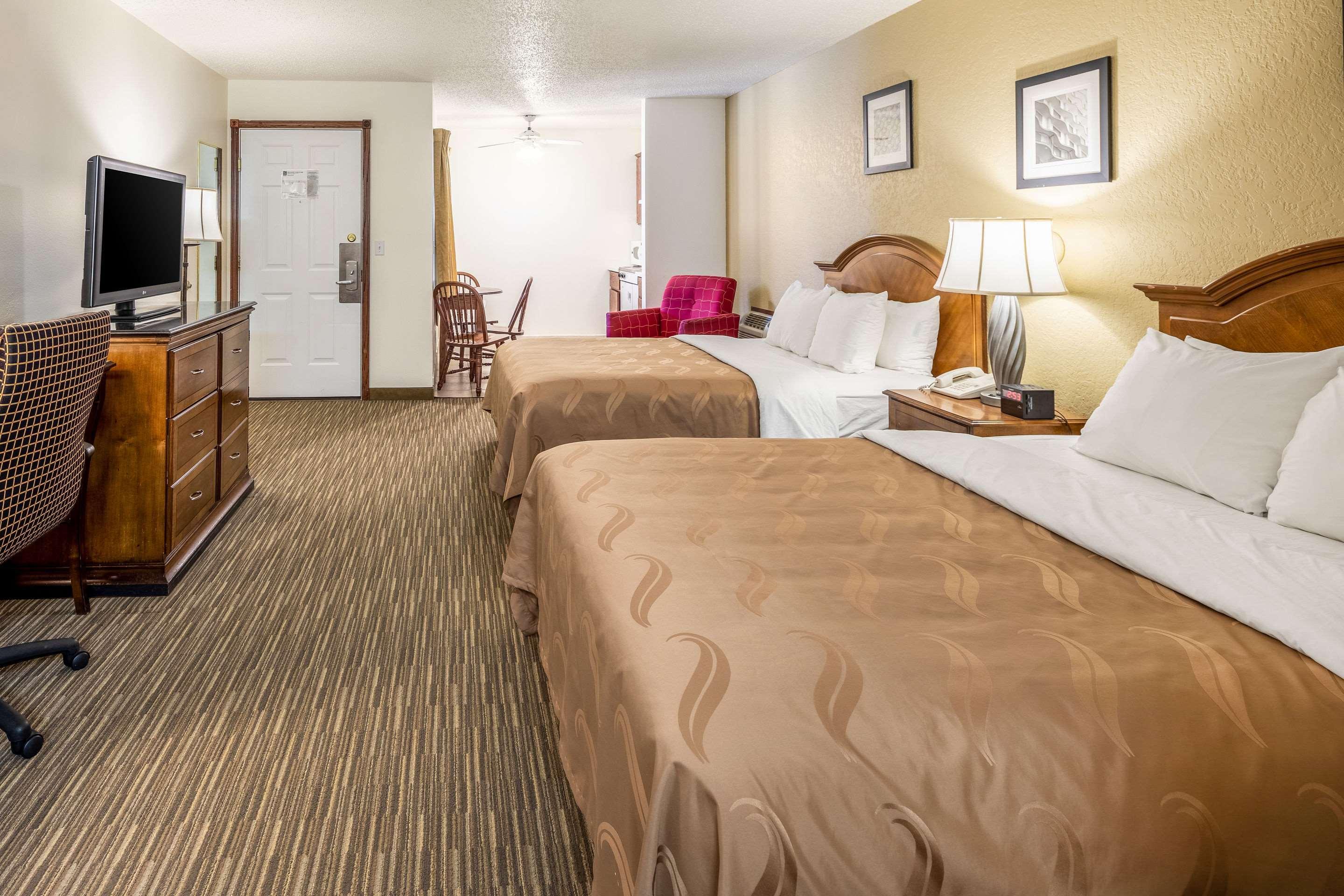 Quality Inn Keystone Near Mount Rushmore Buitenkant foto