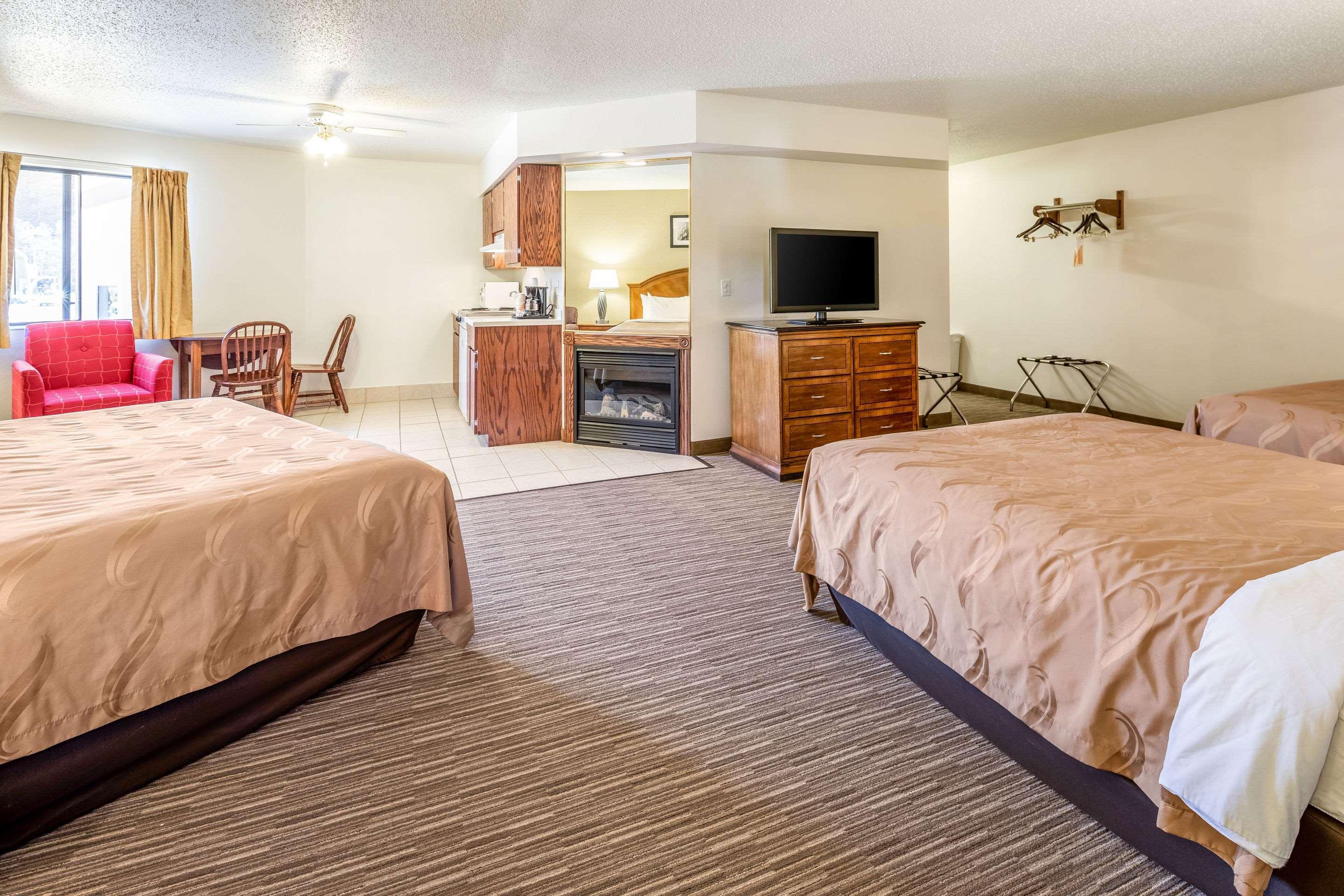 Quality Inn Keystone Near Mount Rushmore Buitenkant foto
