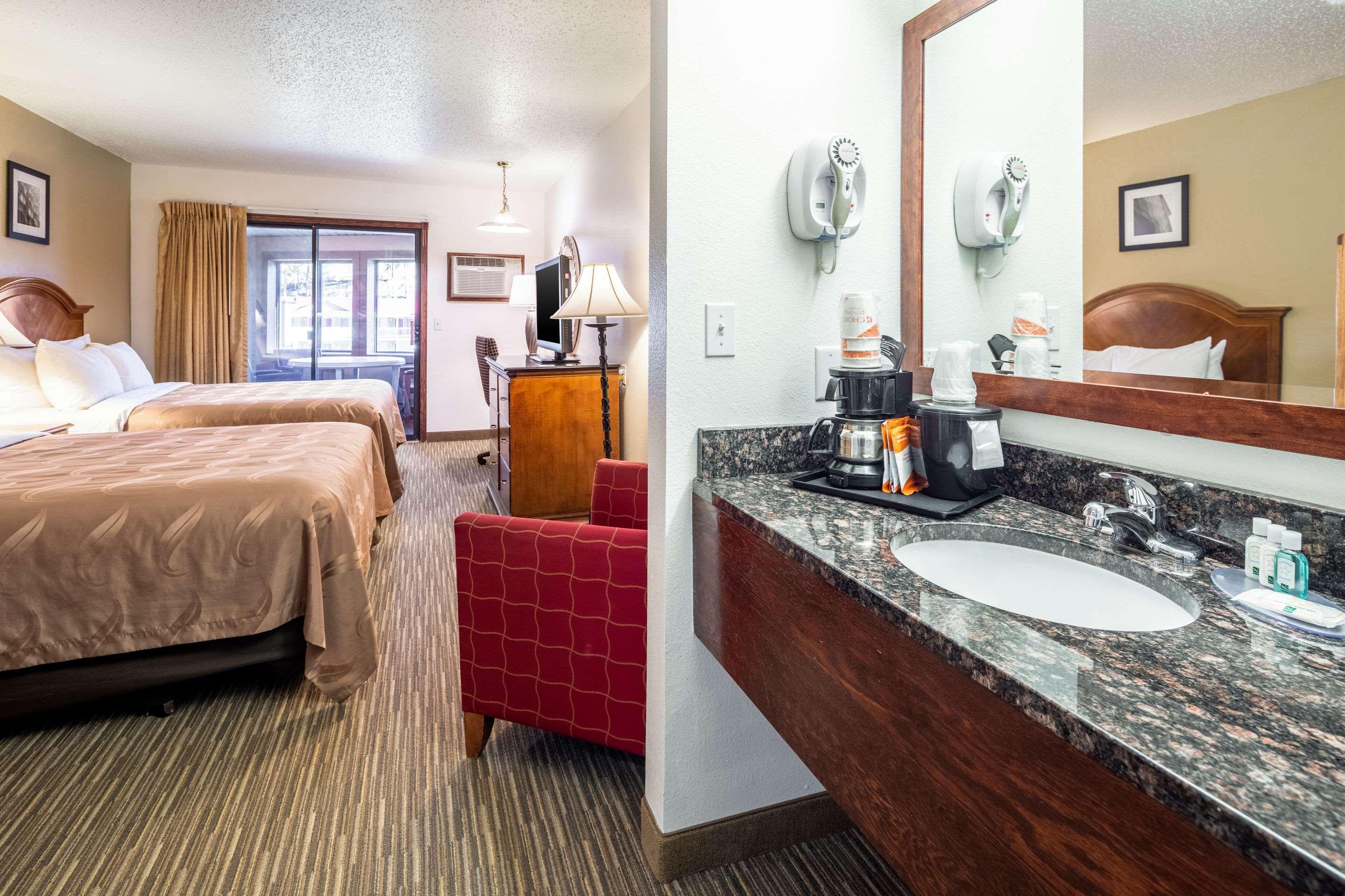Quality Inn Keystone Near Mount Rushmore Buitenkant foto