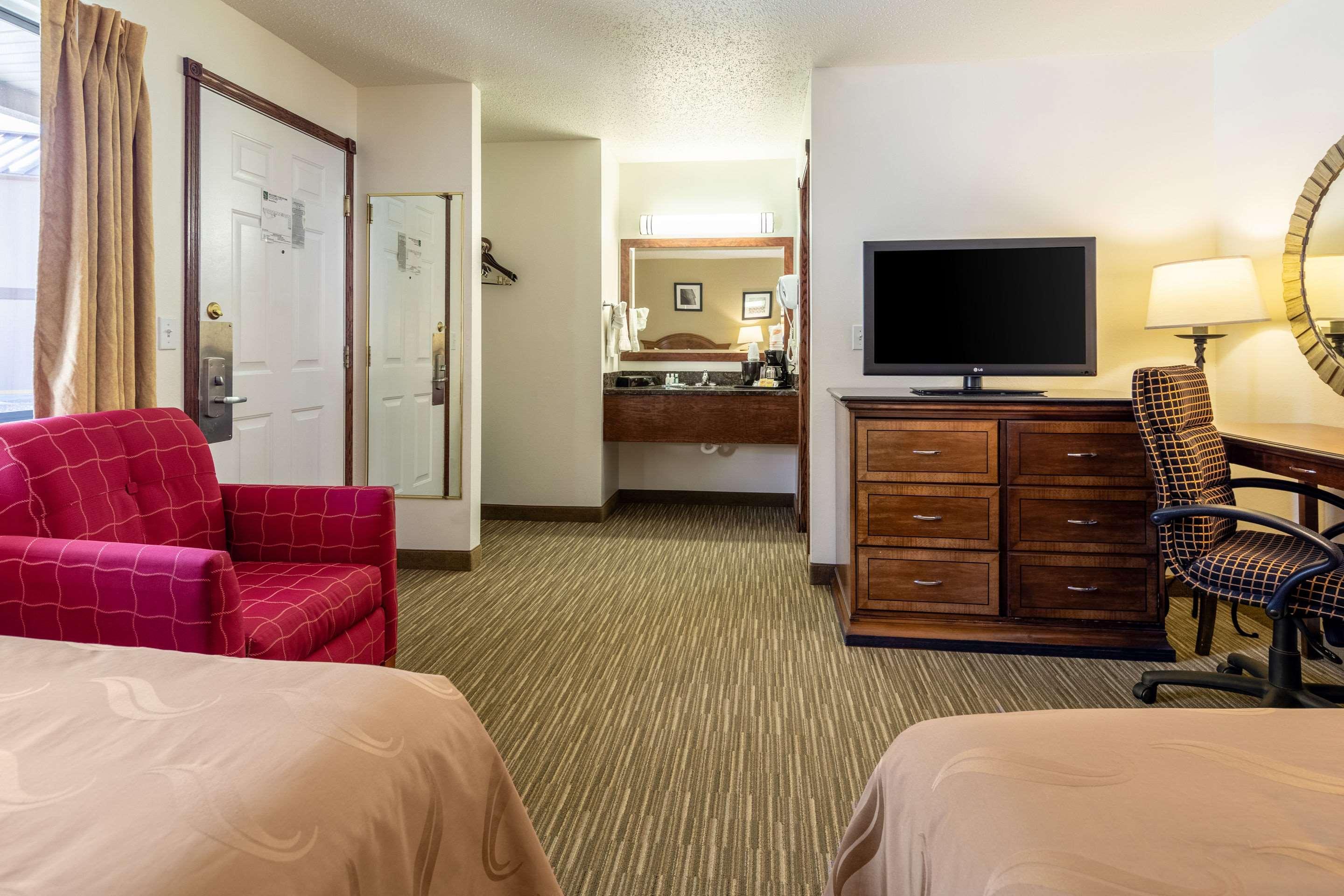 Quality Inn Keystone Near Mount Rushmore Buitenkant foto