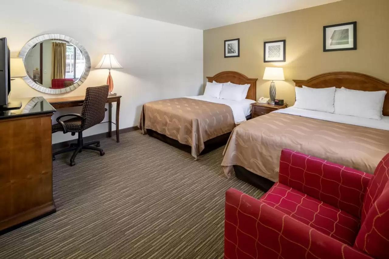 Quality Inn Keystone Near Mount Rushmore Buitenkant foto