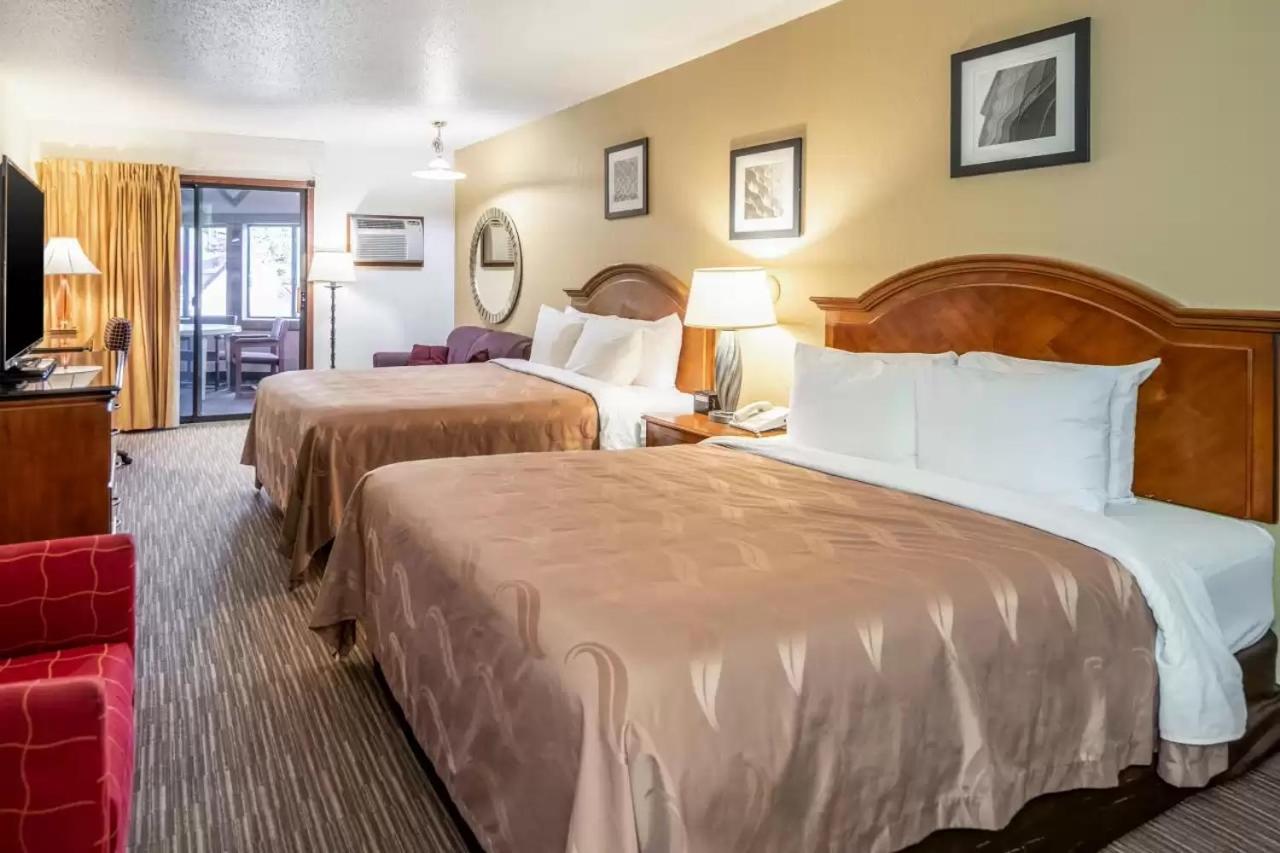 Quality Inn Keystone Near Mount Rushmore Buitenkant foto